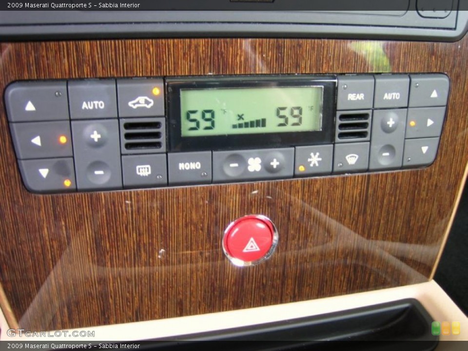 Sabbia Interior Controls for the 2009 Maserati Quattroporte S #39445782