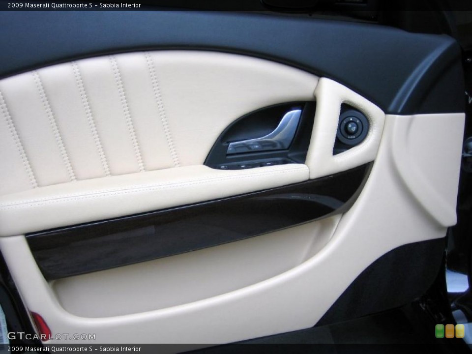 Sabbia Interior Door Panel for the 2009 Maserati Quattroporte S #39445874