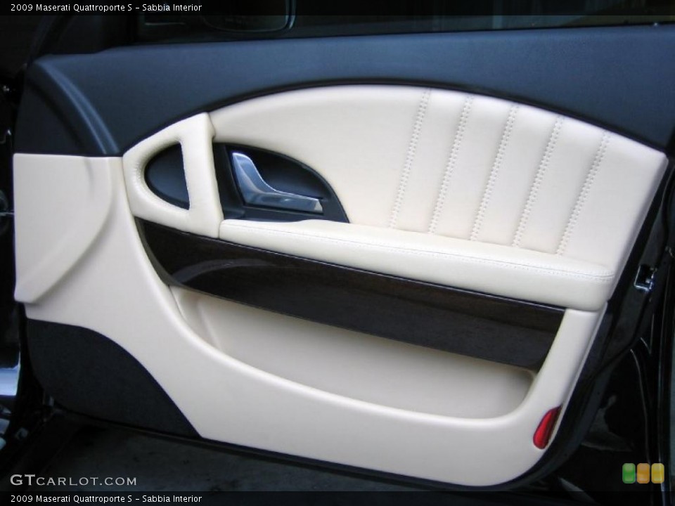 Sabbia Interior Door Panel for the 2009 Maserati Quattroporte S #39445886