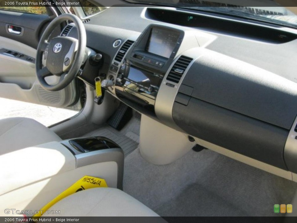 Beige Interior Photo for the 2006 Toyota Prius Hybrid #39450090