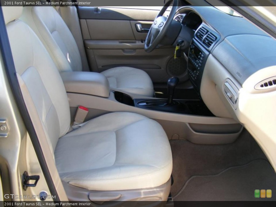 Medium Parchment Interior Photo for the 2001 Ford Taurus SEL #39452782