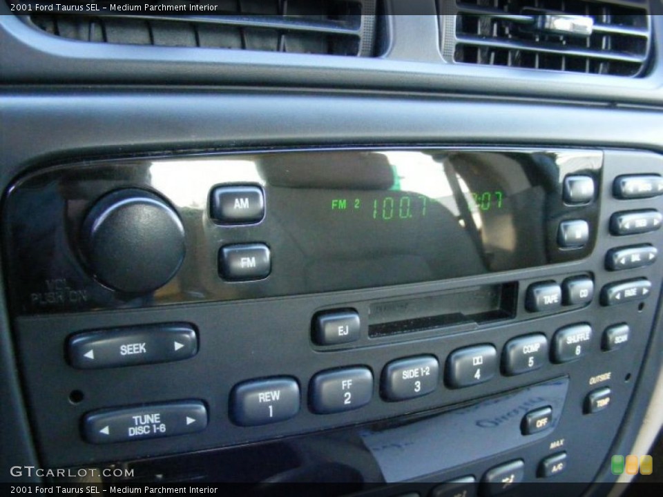 Medium Parchment Interior Controls for the 2001 Ford Taurus SEL #39452914
