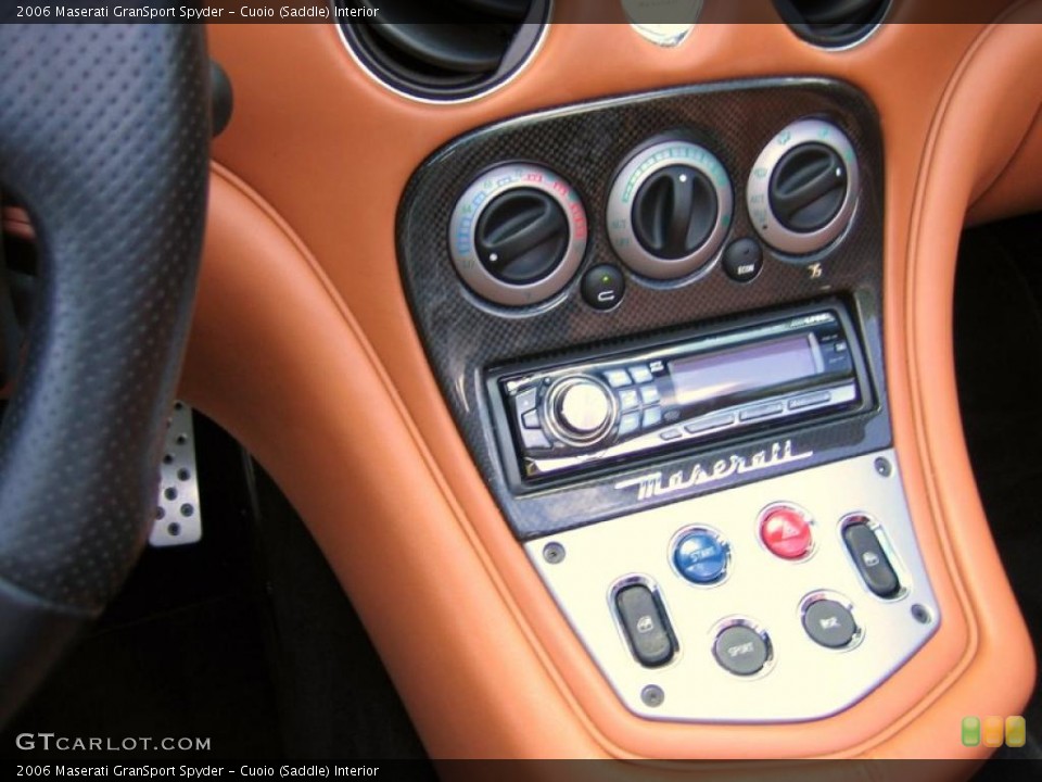 Cuoio (Saddle) Interior Controls for the 2006 Maserati GranSport Spyder #39455414