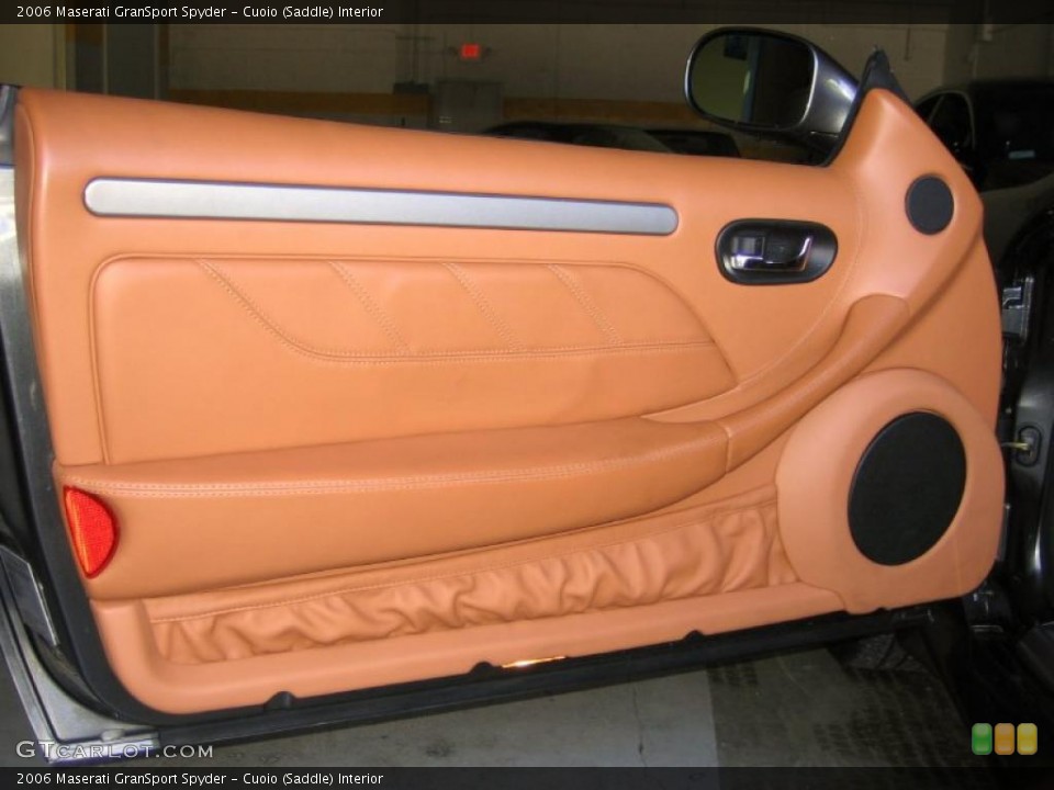 Cuoio (Saddle) Interior Door Panel for the 2006 Maserati GranSport Spyder #39455606