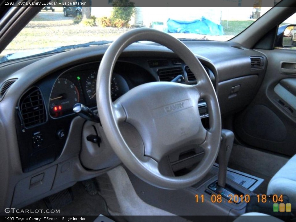 Beige Interior Photo for the 1993 Toyota Camry LE Sedan #39456238