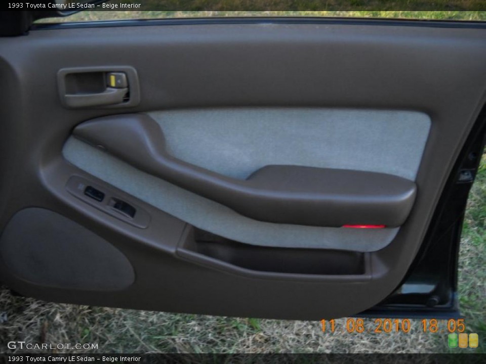 Beige Interior Door Panel for the 1993 Toyota Camry LE Sedan #39456430