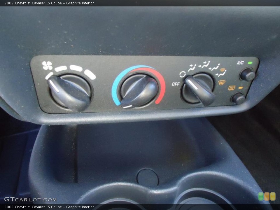 Graphite Interior Controls for the 2002 Chevrolet Cavalier LS Coupe #39459102