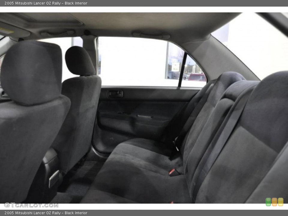 Black Interior Photo for the 2005 Mitsubishi Lancer OZ Rally #39460374