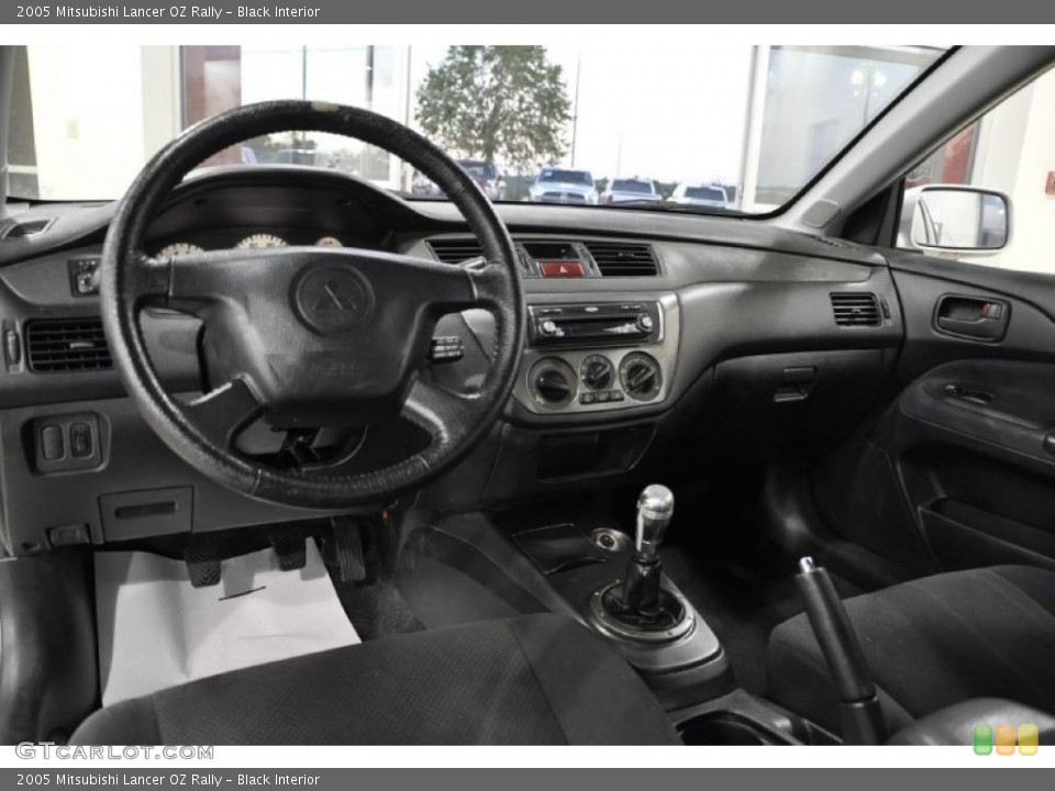 Black Interior Photo for the 2005 Mitsubishi Lancer OZ Rally #39460390