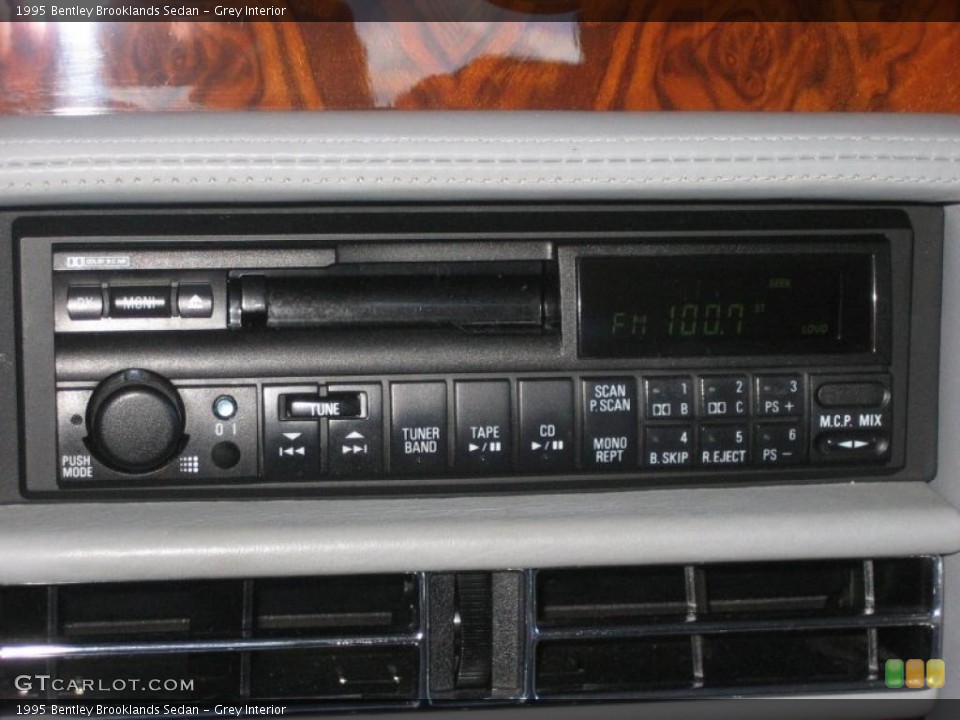 Grey Interior Controls for the 1995 Bentley Brooklands Sedan #39462426