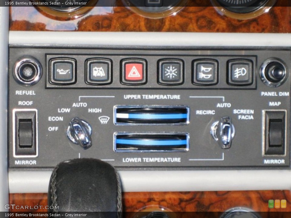 Grey Interior Controls for the 1995 Bentley Brooklands Sedan #39462458