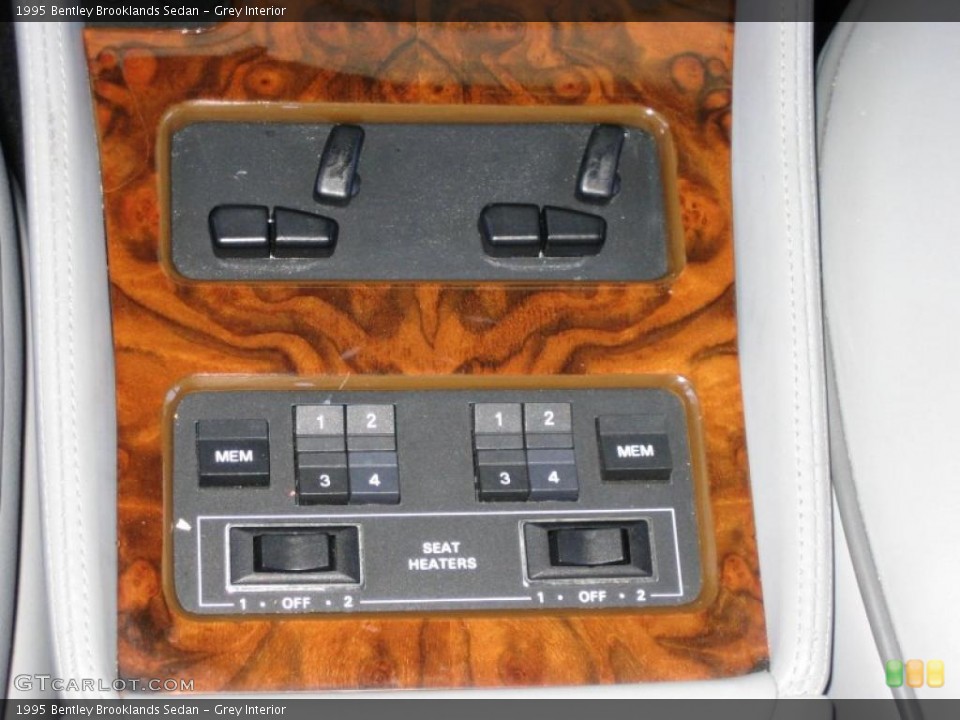 Grey Interior Controls for the 1995 Bentley Brooklands Sedan #39462490