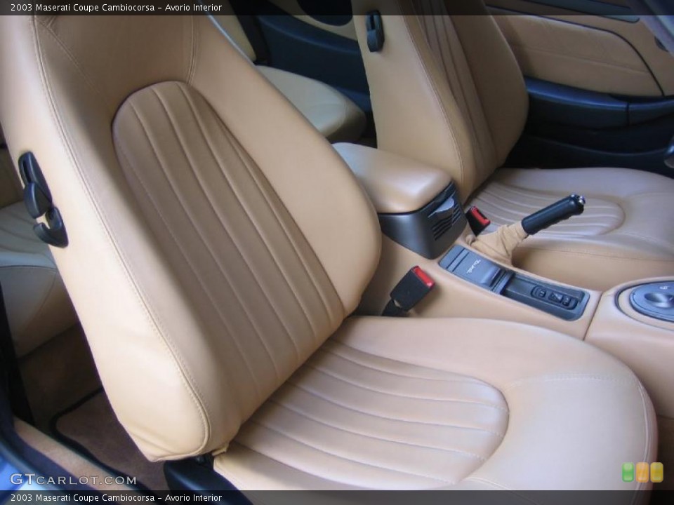 Avorio Interior Photo for the 2003 Maserati Coupe Cambiocorsa #39463834