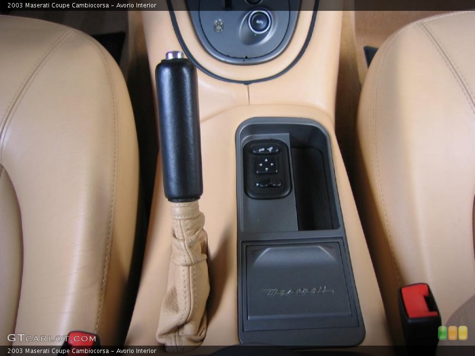 Avorio Interior Controls for the 2003 Maserati Coupe Cambiocorsa #39463958