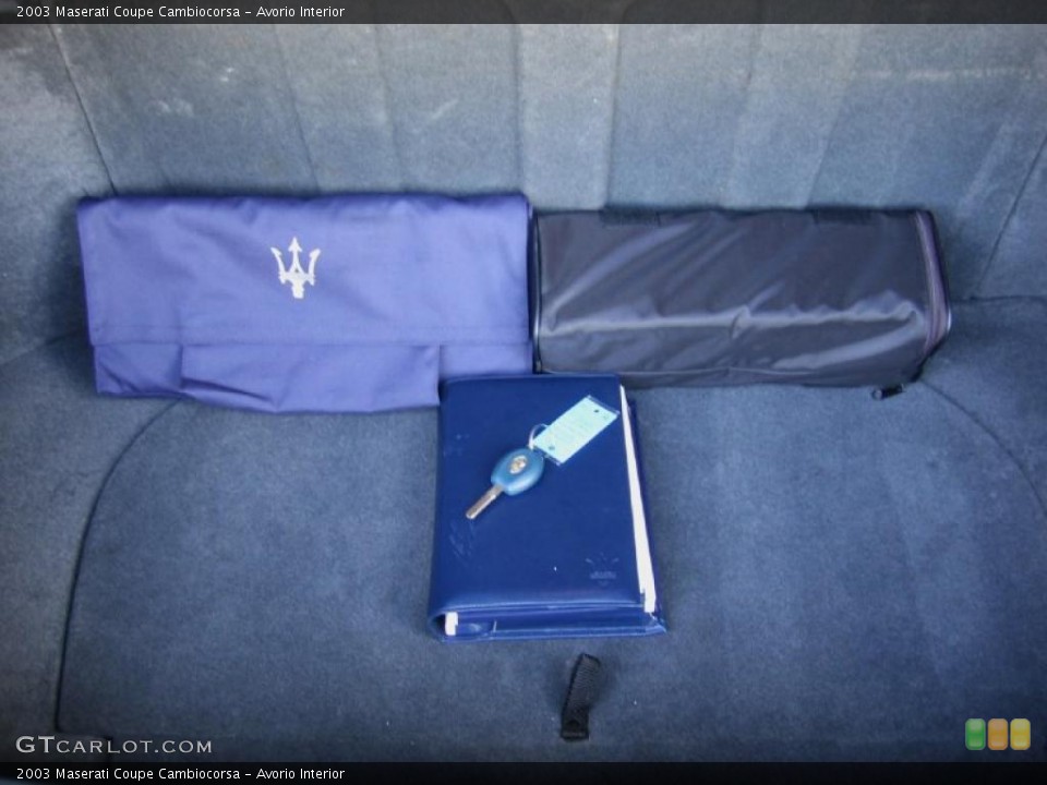 Avorio Interior Trunk for the 2003 Maserati Coupe Cambiocorsa #39464230