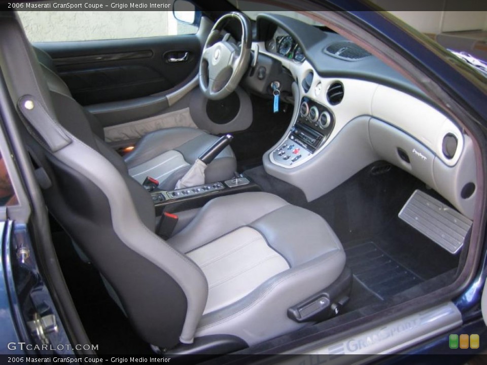 Grigio Medio Interior Photo for the 2006 Maserati GranSport Coupe #39465370