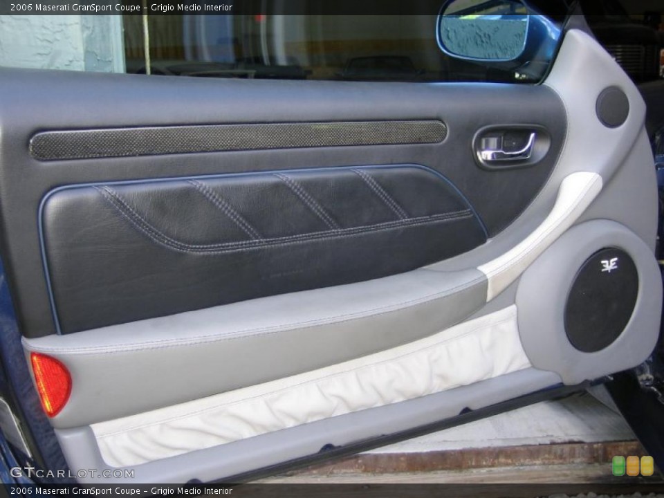 Grigio Medio Interior Door Panel for the 2006 Maserati GranSport Coupe #39465670