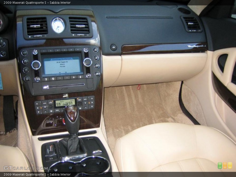 Sabbia Interior Dashboard for the 2009 Maserati Quattroporte S #39466250
