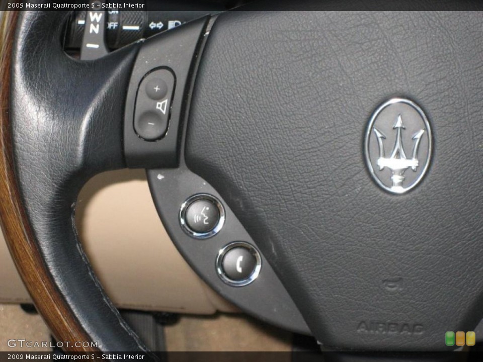 Sabbia Interior Controls for the 2009 Maserati Quattroporte S #39466298
