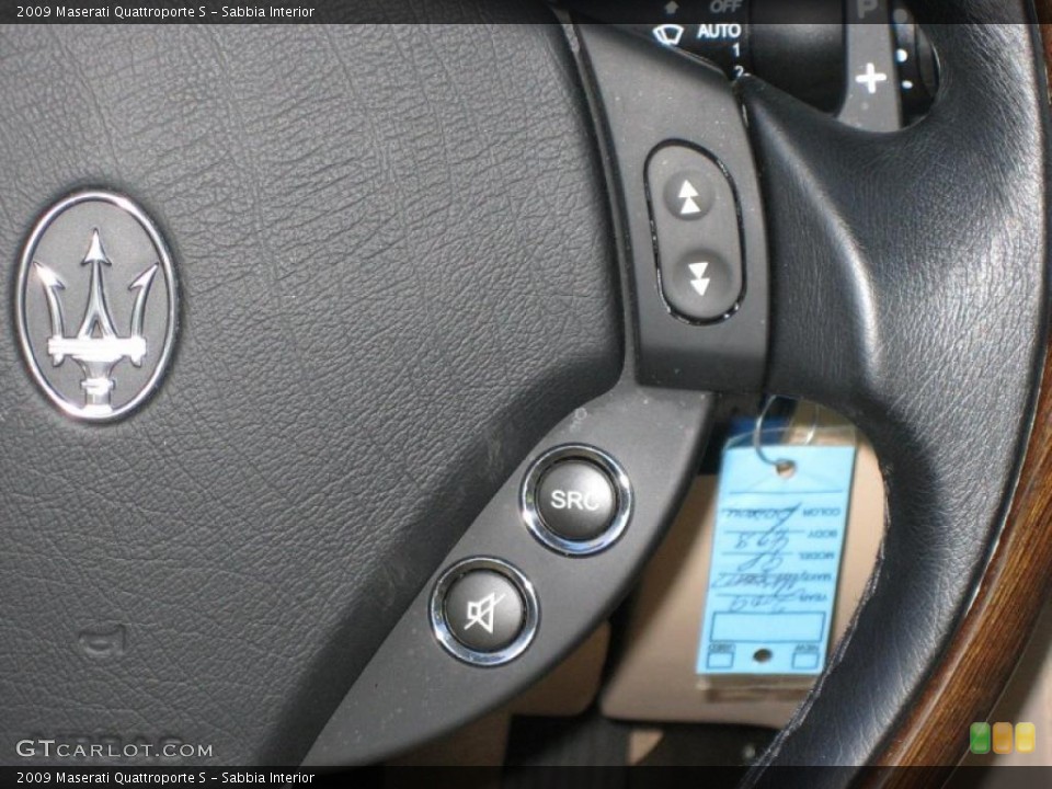 Sabbia Interior Controls for the 2009 Maserati Quattroporte S #39466314
