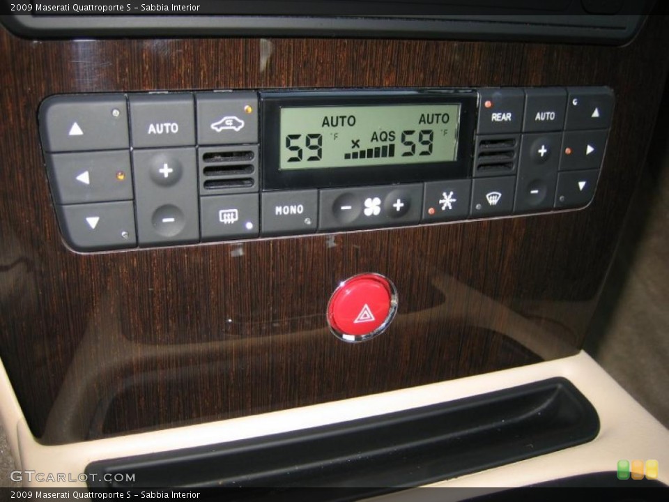 Sabbia Interior Controls for the 2009 Maserati Quattroporte S #39466470