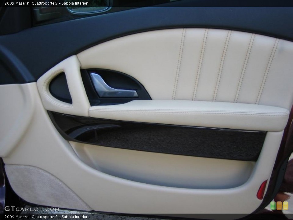 Sabbia Interior Door Panel for the 2009 Maserati Quattroporte S #39466654
