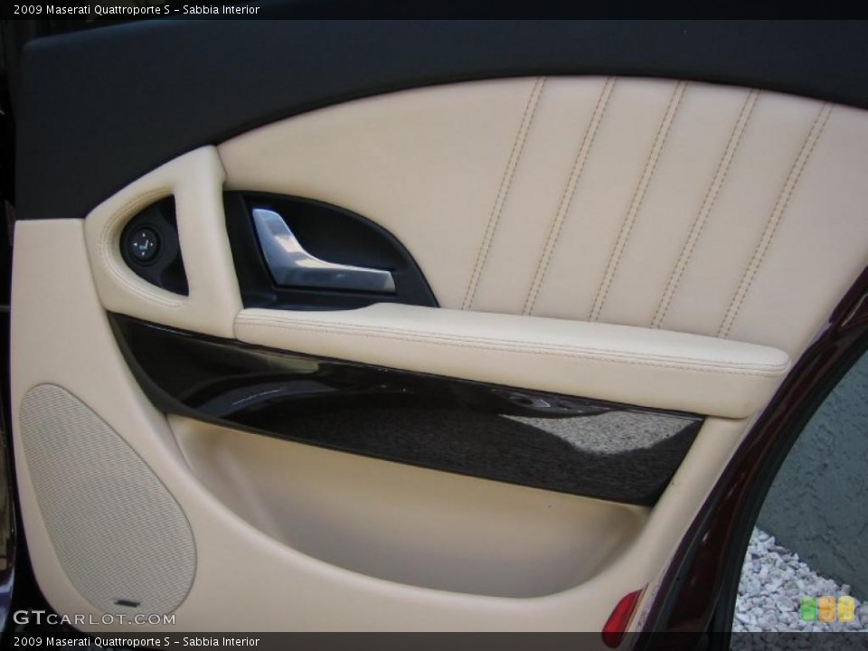 Sabbia Interior Door Panel for the 2009 Maserati Quattroporte S #39466670