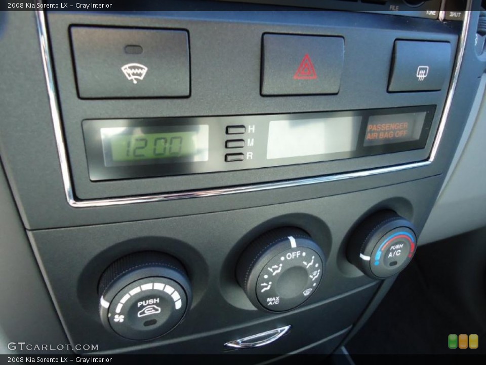 Gray Interior Controls for the 2008 Kia Sorento LX #39467918