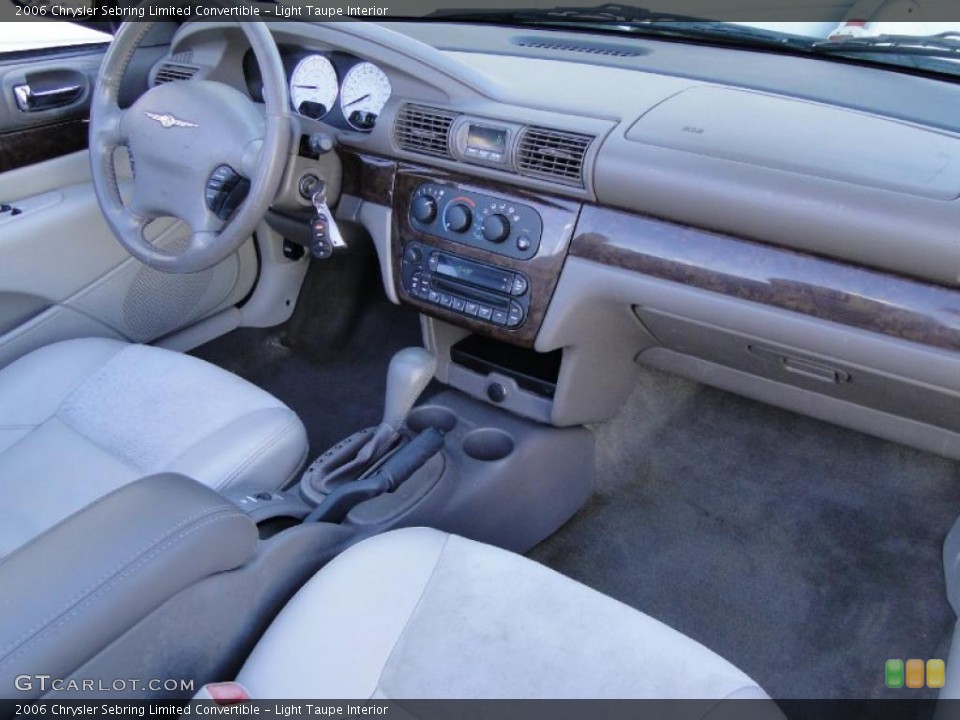 Light Taupe Interior Photo for the 2006 Chrysler Sebring Limited Convertible #39468718