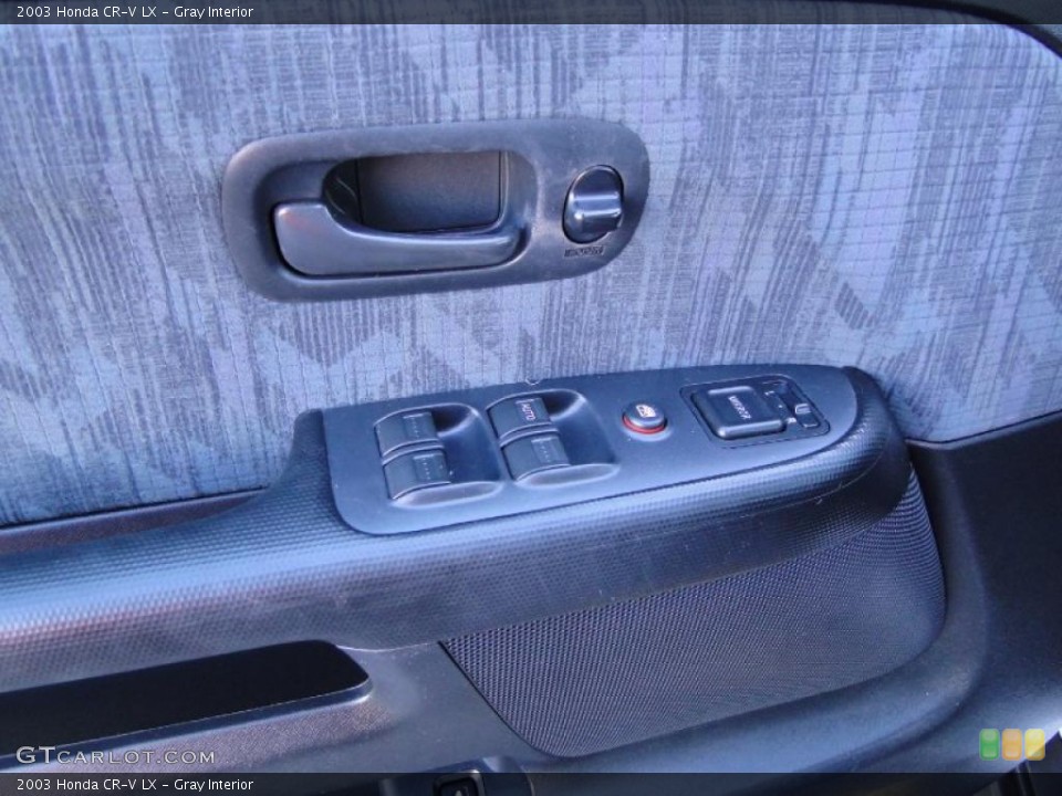 Gray Interior Controls for the 2003 Honda CR-V LX #39470566