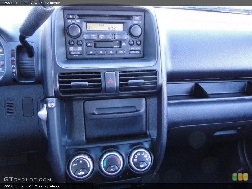 Gray Interior Controls for the 2003 Honda CR-V LX #39470656