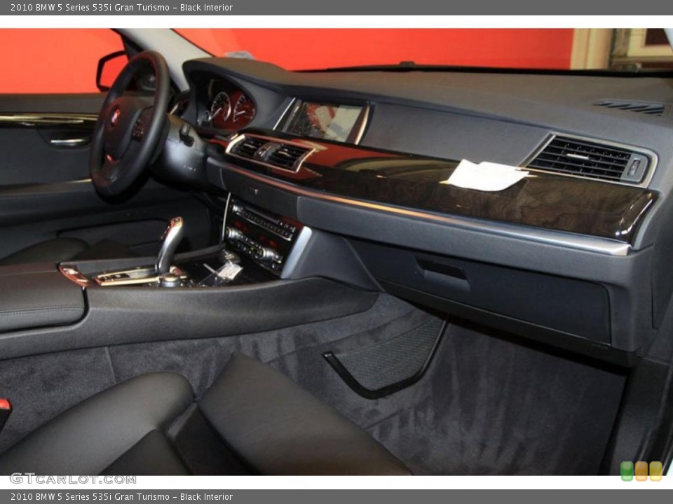 Black Interior Dashboard for the 2010 BMW 5 Series 535i Gran Turismo #39472146
