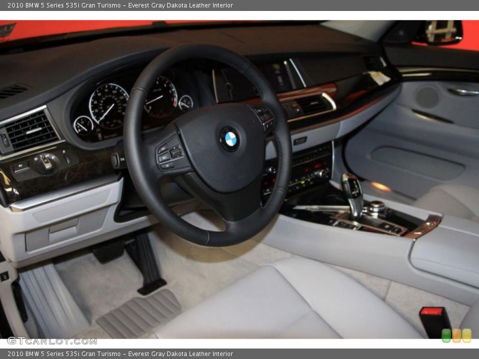 Everest Gray Dakota Leather Interior Prime Interior for the 2010 BMW 5 Series 535i Gran Turismo #39472322