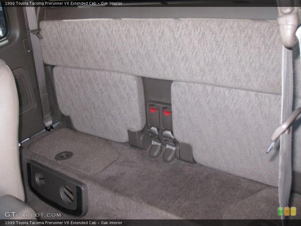Oak Interior Photo for the 1999 Toyota Tacoma Prerunner V6 Extended Cab #39475022