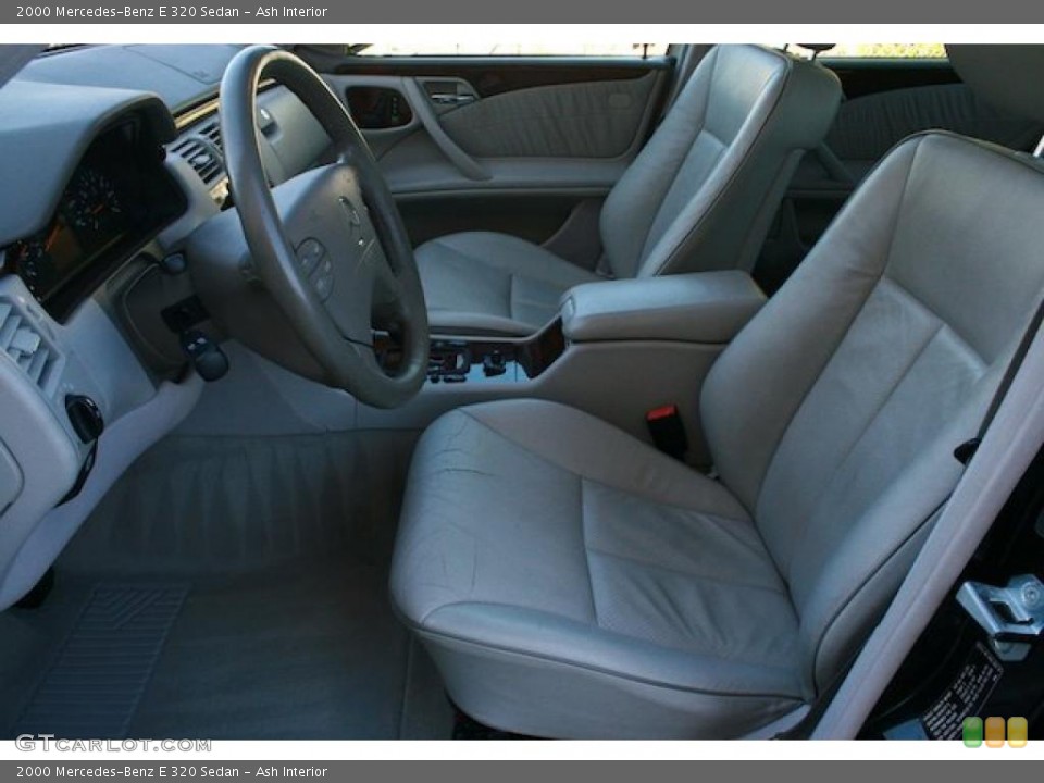 Ash Interior Photo for the 2000 Mercedes-Benz E 320 Sedan #39475334