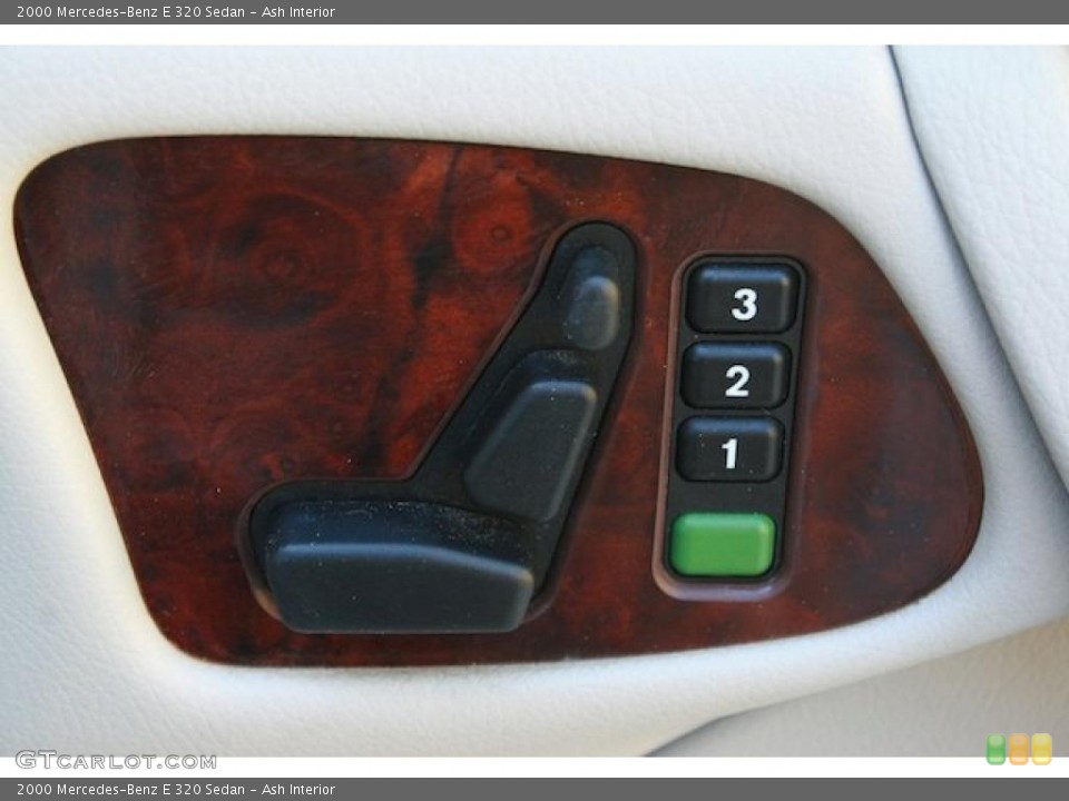 Ash Interior Controls for the 2000 Mercedes-Benz E 320 Sedan #39475738