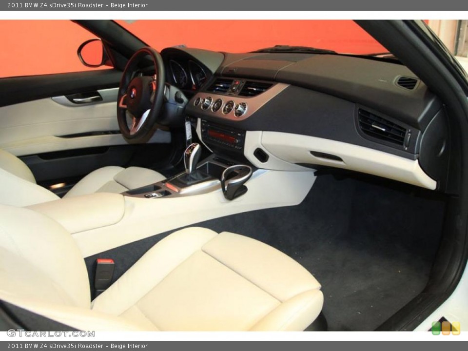 Beige Interior Dashboard for the 2011 BMW Z4 sDrive35i Roadster #39485521