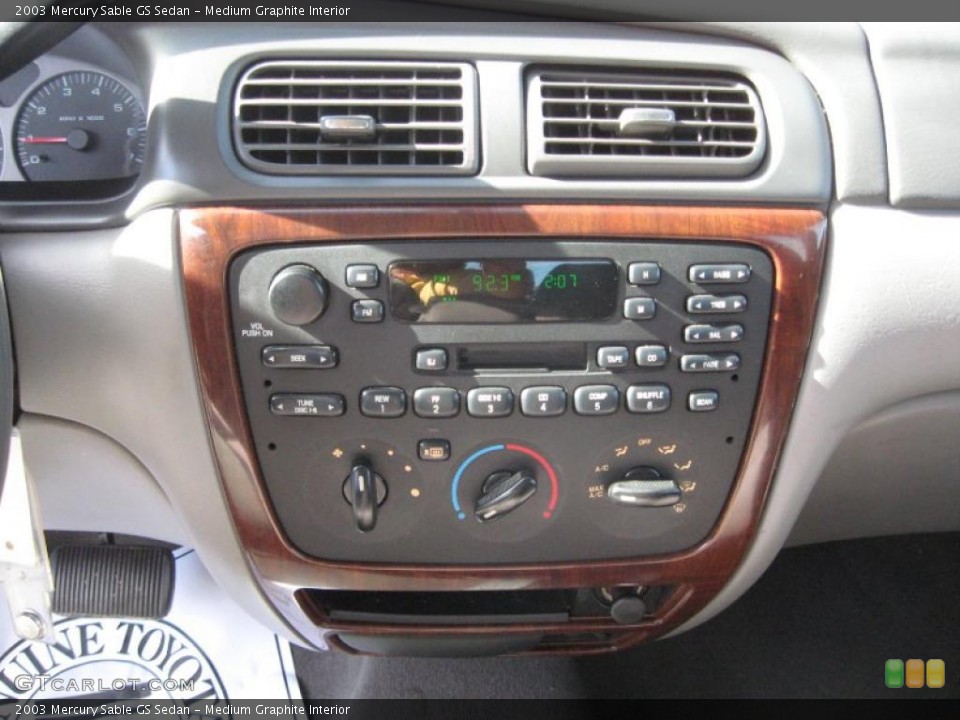 Medium Graphite Interior Controls for the 2003 Mercury Sable GS Sedan #39486145