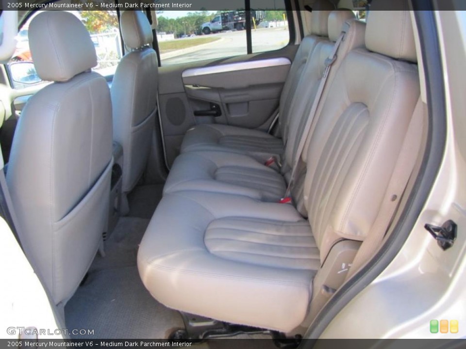 Medium Dark Parchment Interior Photo for the 2005 Mercury Mountaineer V6 #39494976