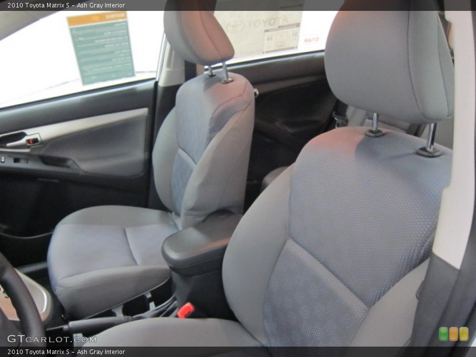 Ash Gray Interior Photo for the 2010 Toyota Matrix S #39507512