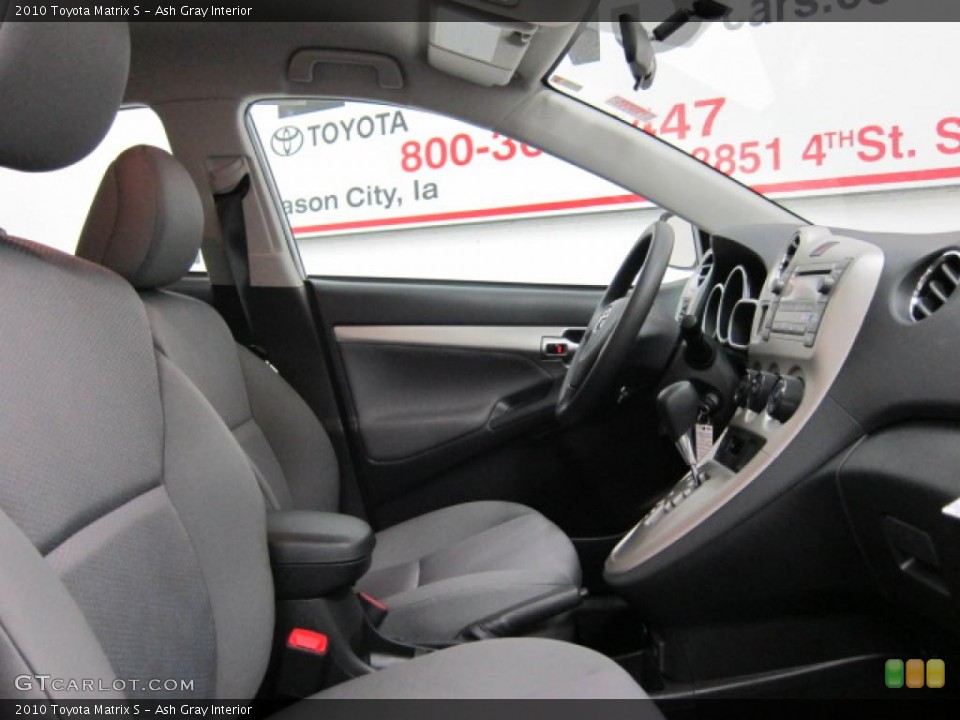 Ash Gray Interior Photo for the 2010 Toyota Matrix S #39507560