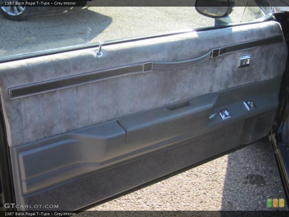 Grey Interior Door Panel for the 1987 Buick Regal T-Type #39508160