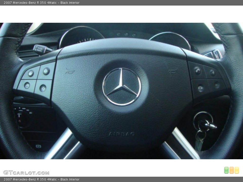 Black Interior Controls for the 2007 Mercedes-Benz R 350 4Matic #39509880