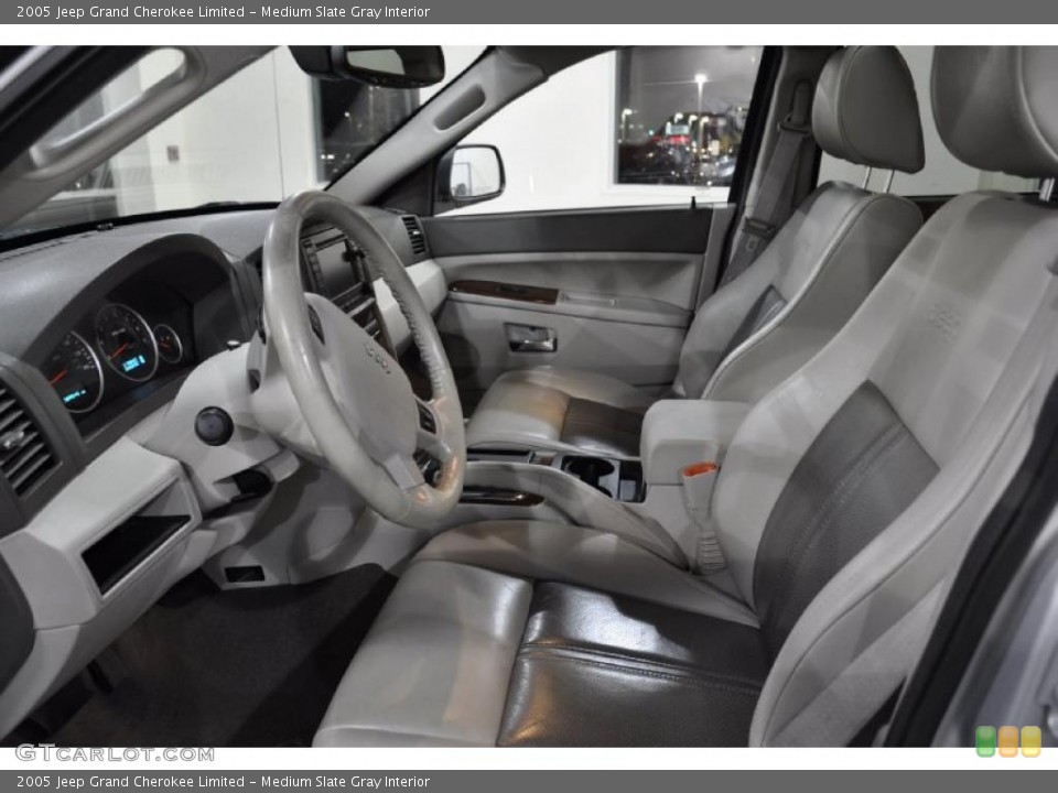 Medium Slate Gray Interior Photo for the 2005 Jeep Grand Cherokee Limited #39510264