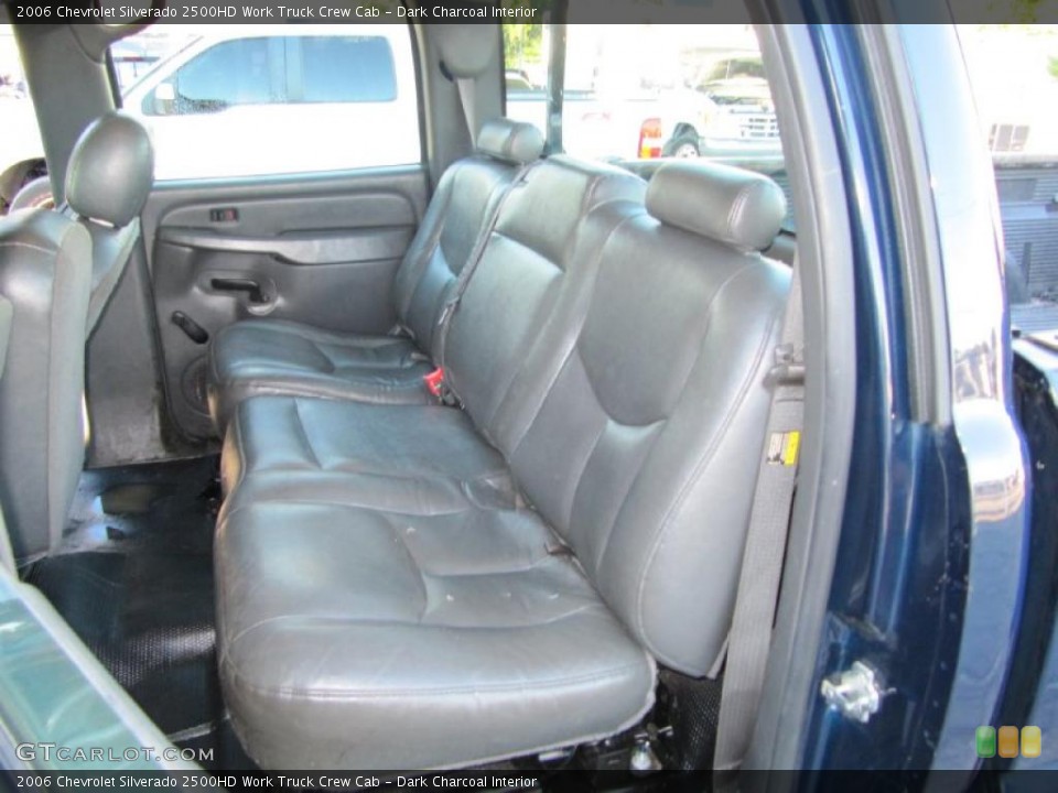 Dark Charcoal Interior Photo for the 2006 Chevrolet Silverado 2500HD Work Truck Crew Cab #39511528