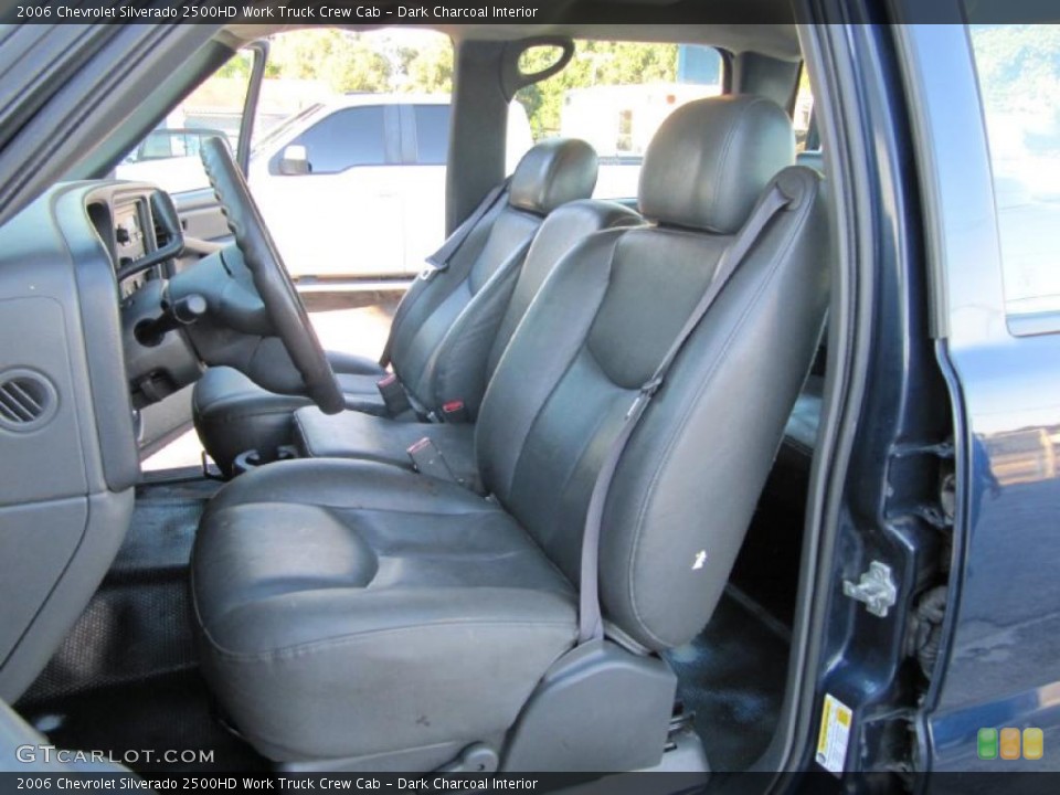 Dark Charcoal Interior Photo for the 2006 Chevrolet Silverado 2500HD Work Truck Crew Cab #39511580