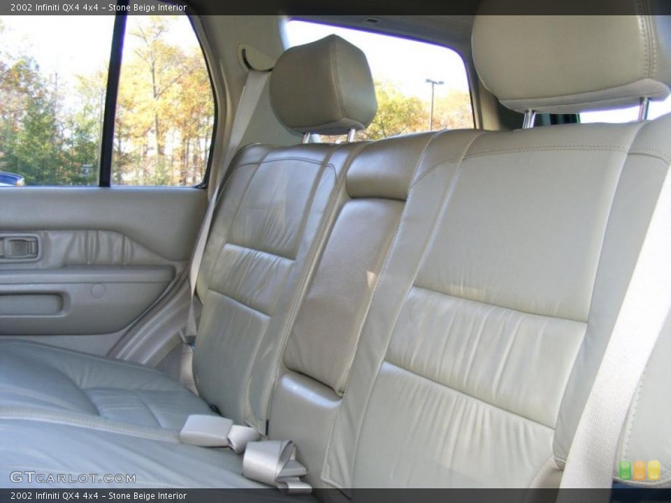 Stone Beige Interior Photo for the 2002 Infiniti QX4 4x4 #39515556