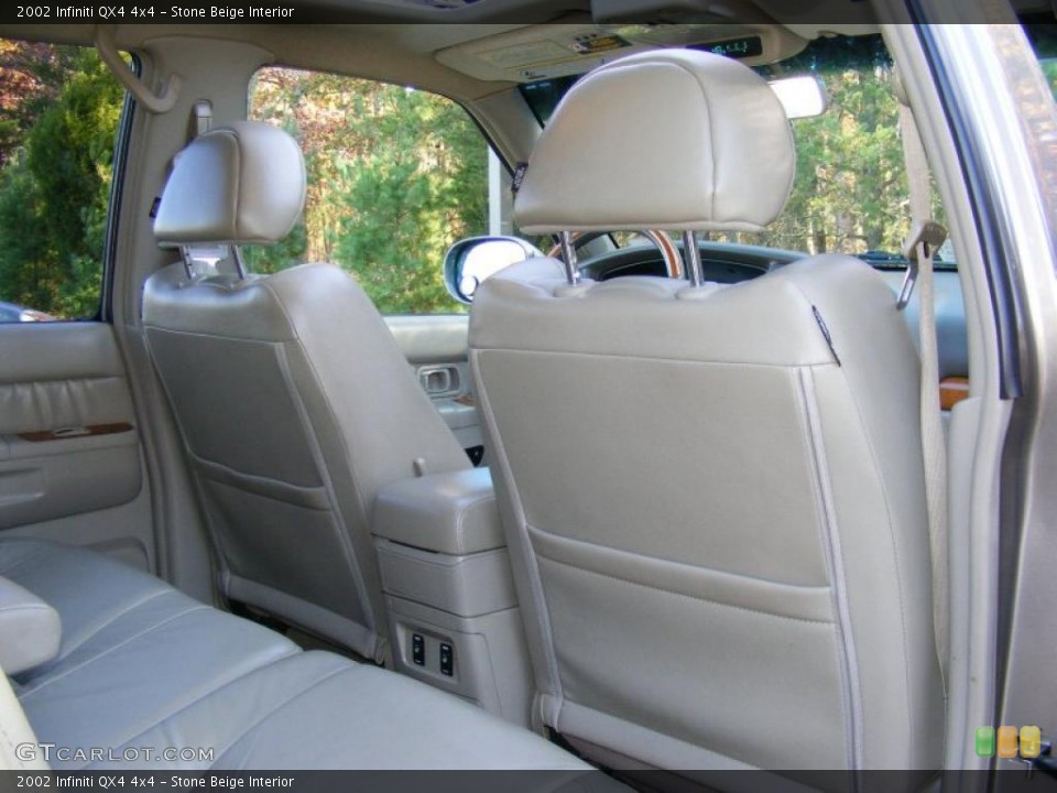 Stone Beige Interior Photo for the 2002 Infiniti QX4 4x4 #39515652