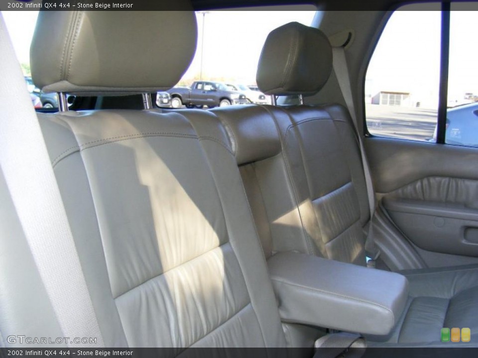 Stone Beige Interior Photo for the 2002 Infiniti QX4 4x4 #39515676