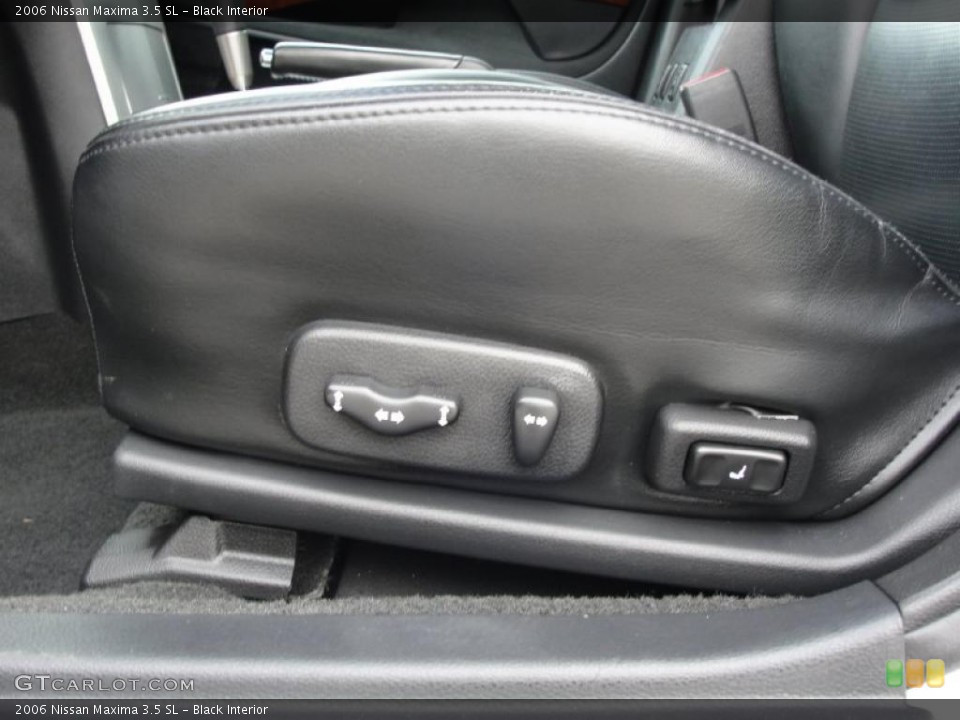 Black Interior Controls for the 2006 Nissan Maxima 3.5 SL #39516112